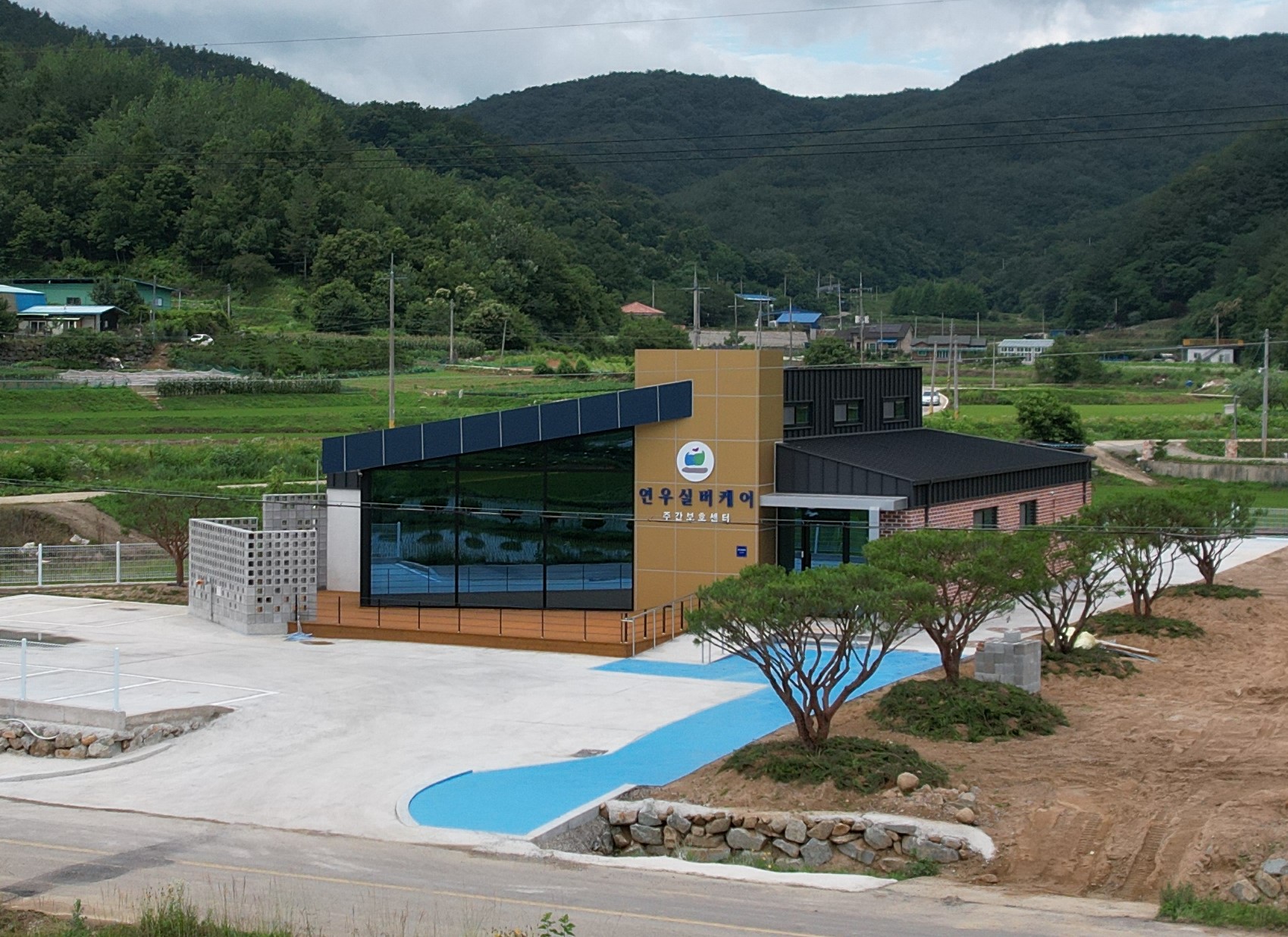 센터 이미지