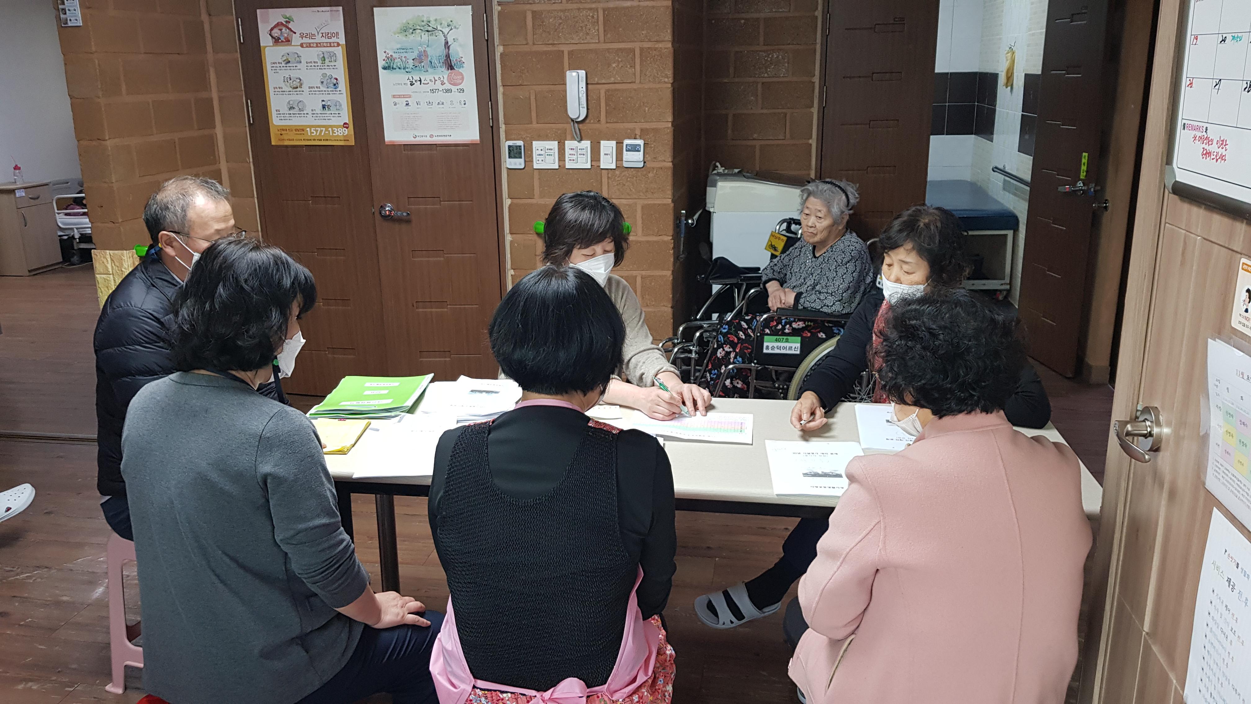 센터 이미지