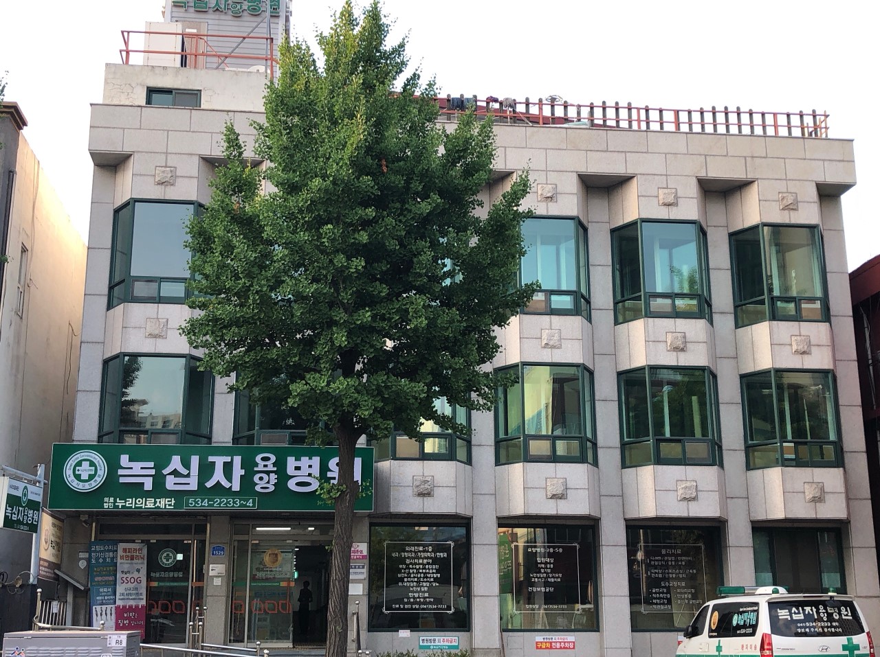 센터 이미지